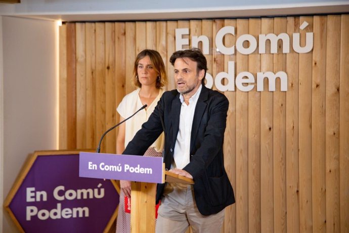 Archivo - El presidente del grupo parlamentario de Unidas Podemos (UP) en el Congreso, Jaume Asens, junto con la líder de los comuns en el Parlament, Jéssica Albiach, en rueda de prensa