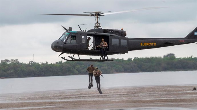 En esta actividad de instrucción operacional del Ejército forman parte oficiales, suboficiales y soldados.