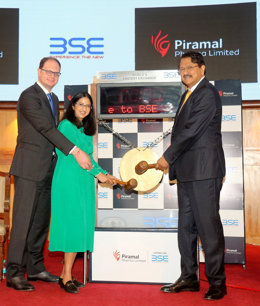 Mr. Ajay Piramal, Chairman, Piramal Group (right), Ms. Nandini Piramal, Chairperson, Piramal Pharma Limited and Mr. Peter DeYoung, CEO, Piramal Global Pharma at the listing ceremony of Piramal Pharma Ltd. at Bombay Stock Exchange