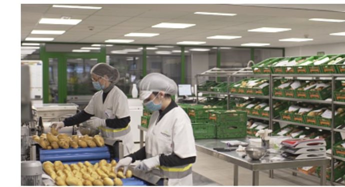 'Patatas Meléndez' amplía un 25% su plantilla durante la pandemia y llega a los 444 trabajadores