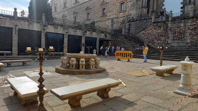 Archivo - El alcalde de Cáceres destaca el motor económico que suponen los rodajes para la ciudad y su entorno