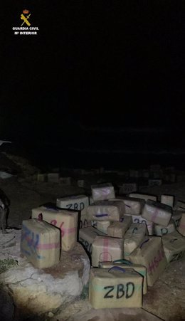 Imatge de la droga confiscada a la platja de la Mora de Tarragona