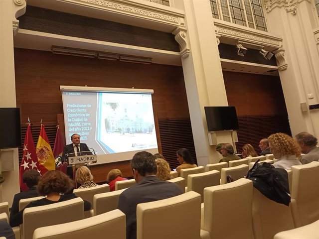 El delegado de Economía, Innovación y Empleo, Miguel Ángel Redondo, presenta el informe Situación y Perspectivas de la Economía de la Ciudad de Madrid
