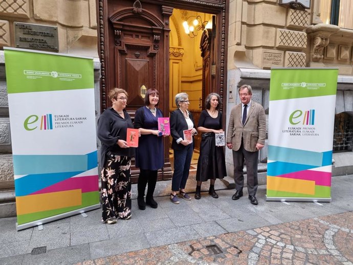 Lau saridunak Zupiriarekin.