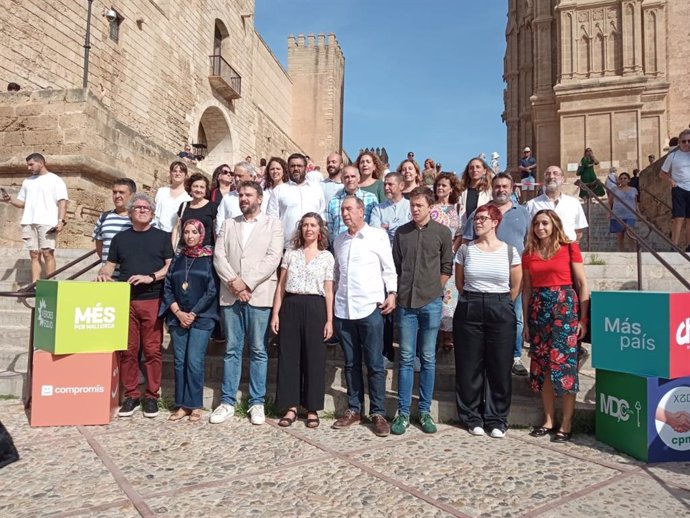 Líderes y representantes de Más País, Compromís, MÉS, Chunta, Coalición por Melilla y MDyC de Ceuta, en Palma el día que firman la 'Declaración de Mallorca'.