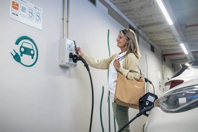 Archivo - Endolla Barcelona collabora amb Volkswagen per fomentar el vehicle elctric.