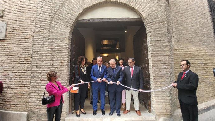 El presidente de la Diputación de Zaragoza, Juan Antonio Sánchez Quero, durante la inauguración de la restauración de la casa de las Conchas de Borja.