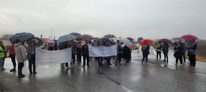 Imagen de  la concentración en Las Cabezas