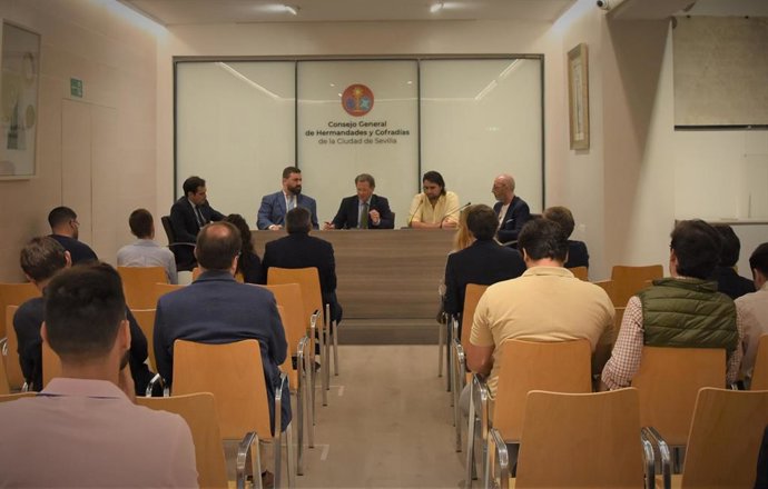 Presentación del curso 'Gestión, Marco Jurídico y Redes Sociales en Hermandades y Cofradías' de CEU Andalucía