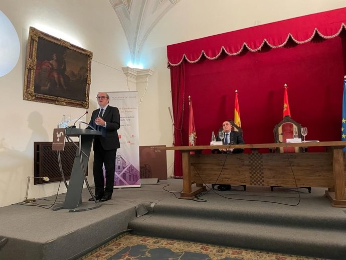 EL Defensor del Pueblo, Ángel Gabilondo en las XXXV Jornadas de Coordinación de Defensores del Pueblo.