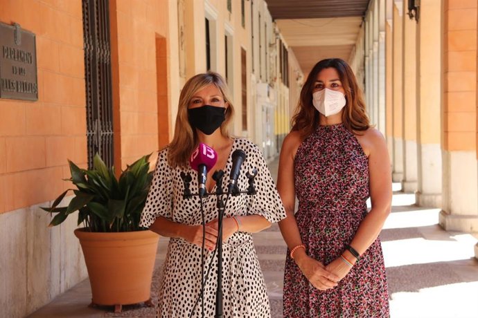 Archivo - La coordinadora autonómica de Cs Baleares, Patricia Guasp, y la coordinadora de la formación en Mallorca, Noemí Getino, en declaraciones a los medios en una imagen de 2021.