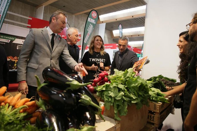 El consejero de Desarrollo Rural, Ganadería, Pesca, Alimentación y Medio Ambiente, Guillermo Blanco, en la V Feria BioCantabria
