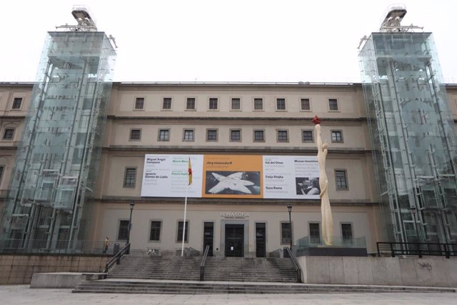 Archivo - Imagen de archico de la fachada del Museo Reina Sofía.