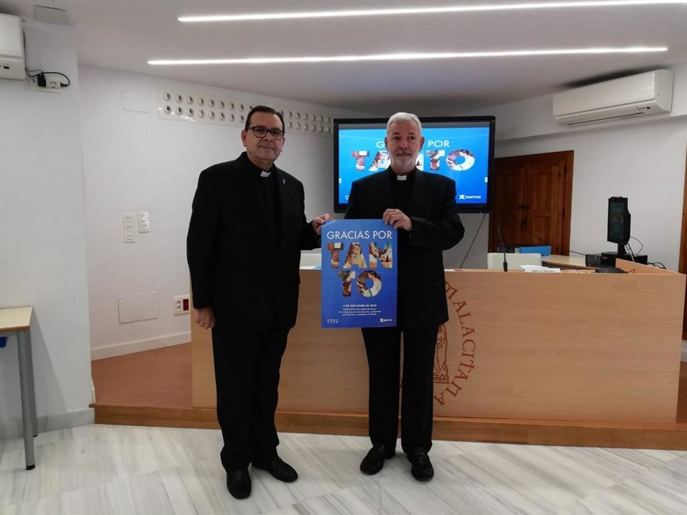 El ecónomo de la Diócesis de Málaga, Rafael Carmona, junto al deán de la Catedral de Málaga, José Manuel Ferrary