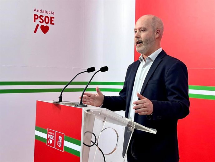 Ortega en rueda de prensa.