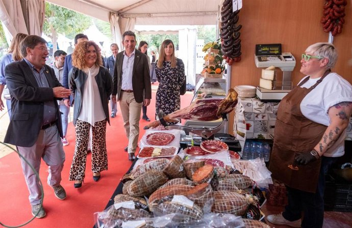 La presidenta de la Diputación de Huelva, María Eugenia Limón, ha clausurado este viernes la XXV Jornada Agrícola de Trigueros