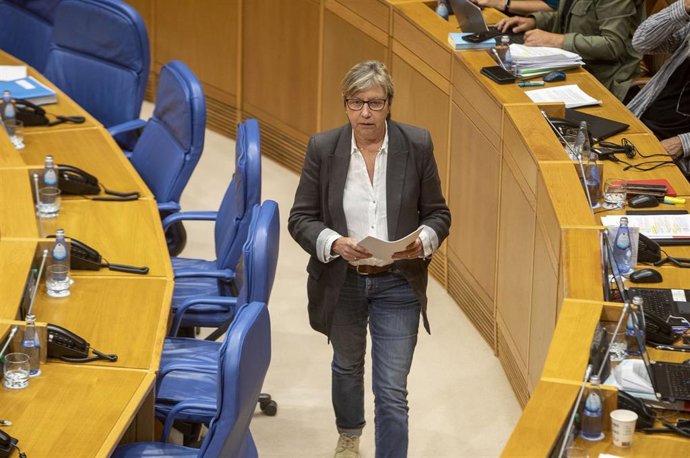 La conselleira do Mar, Rosa Quintana, comparece en el Parlamento