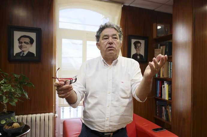 Archivo - El alcalde de Pontevedra, Miguel Anxo Fernández Lores, durante una entrevista con Europa Press, en la Casa Consistorial, a 25 de mayo de 2022, en Pontevedra, Galicia, (España).  Miguel Anxo Fernández comenzó a gobernar en 1999, cuando su parti