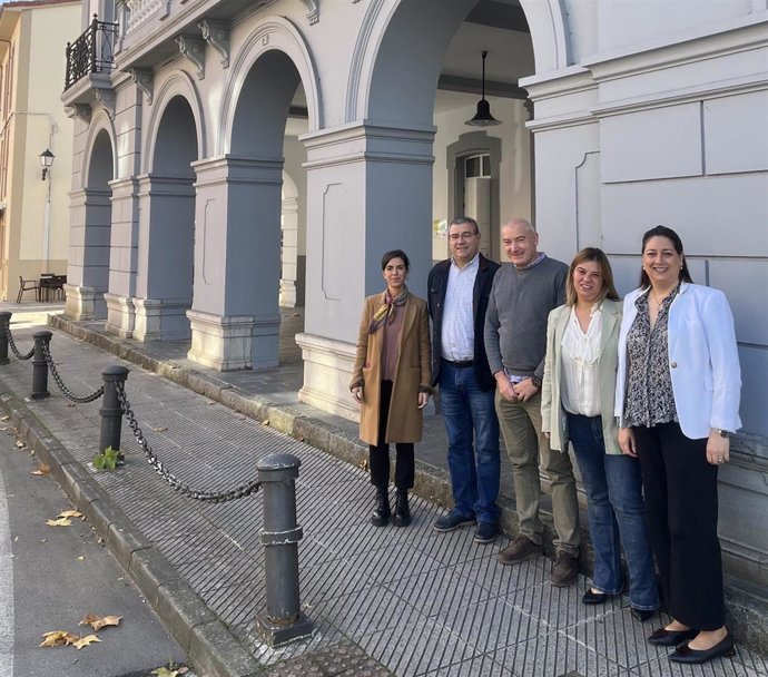 Visita de la vicesecretaria general, Organización y Coordinación de la FSA-PSOE, Gimena Llamedo, a Allande