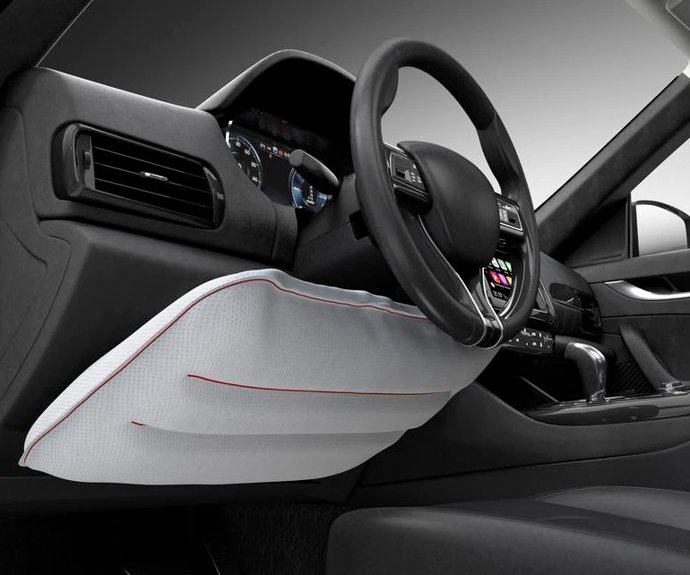 Archivo - Airbag de rodilla de Autoliv