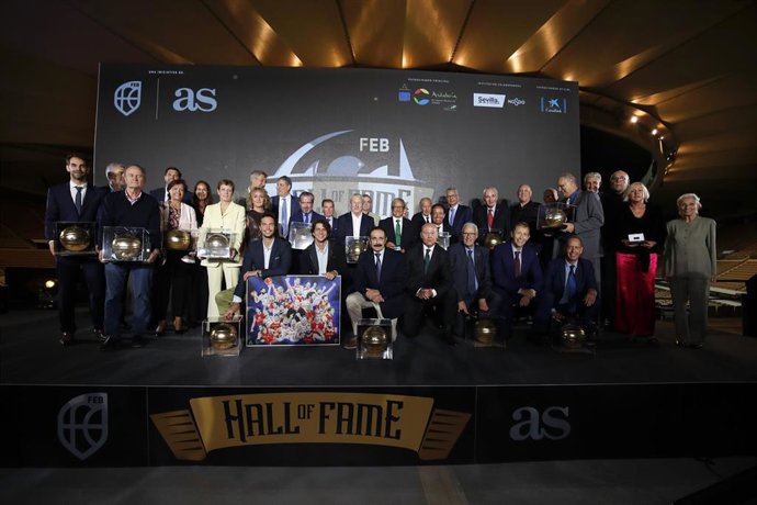 20/10/22HALL OF FAME 2022 BALONCESTO GALA DIARIOAS DIARIO ASFOTO DE FAMILIA PREMIADOS