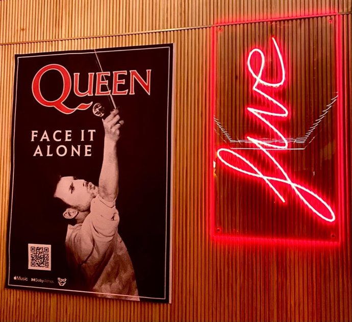 Cartel de la cancion inédita de Fredy Mercury Face It Alone