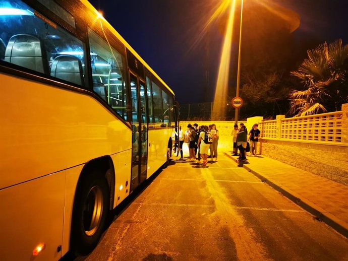 Servicio urbano de transporte de viajeros en Almonte (Huelva).