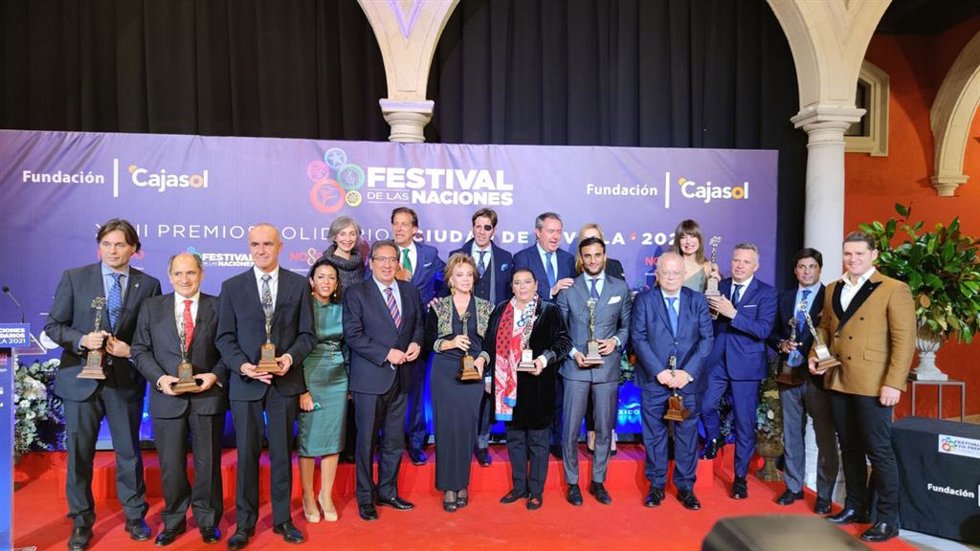 Archivo - Imagen de los premiados en la pasada edición de la gala de Premios Solidarios Festival de las Naciones.