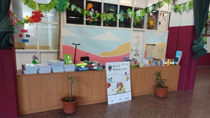 La Bolsa de Material Escolar, impulsada por la FABZ y FAPAR, llega a 100 centros educativos