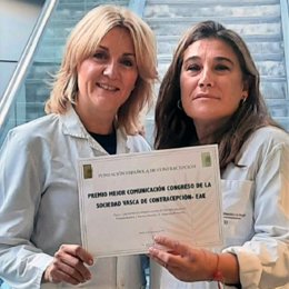 A la izquierda, la educadora sexual Amaia López de Armentia y, a la derecha, la facultativa especialista en Ginecología y Obstetricia Izaskun Pombo