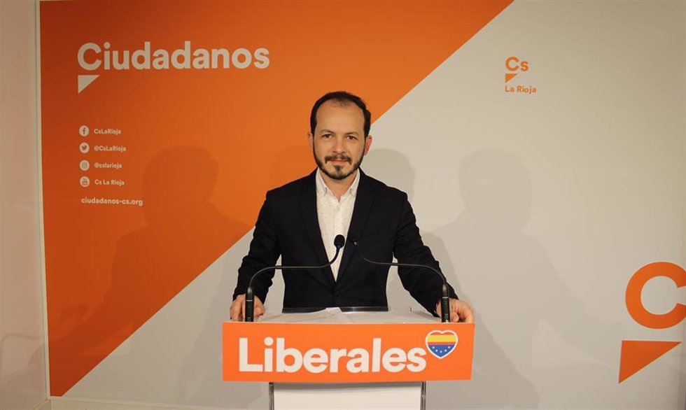 Archivo - El portavoz de Cs Pablo Baena en comparecencia de prensa
