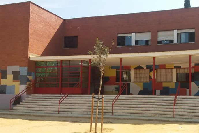 La Junta invierte cerca de 300.000 euros en la mejora climática de colegios sevillanos.