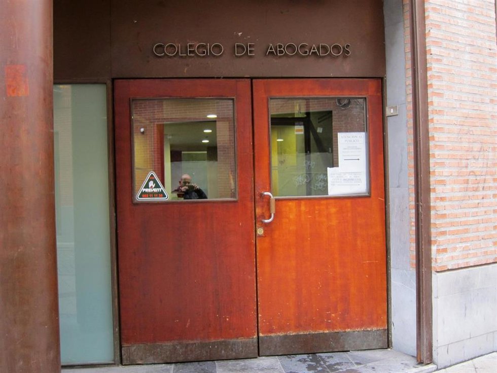 Archivo - Colegios de Abogados.- Anulada la sanción del ICAVA a una abogada por modificar un acuerdo firmado con otra y remitirlo al juzgado