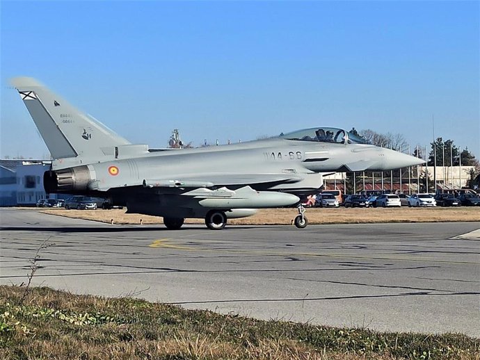 Archivo - Eurofighter del Ejército del Aire en la base 'Graf Ignatievo' de Bulgaria en misión de Policía Aérea de la OTAN