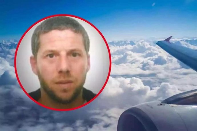 Imagen difundida por el Ayuntamiento de Gines en sus redes sociales con una imagen del piloto de avioneta fallecido.