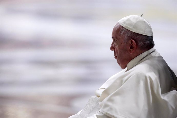  El Papa Francisco preside una Santa Misa en el 60 aniversario del inicio del Concilio Ecuménico Vaticano II, en la Basílica de San Pedro del Vaticano.