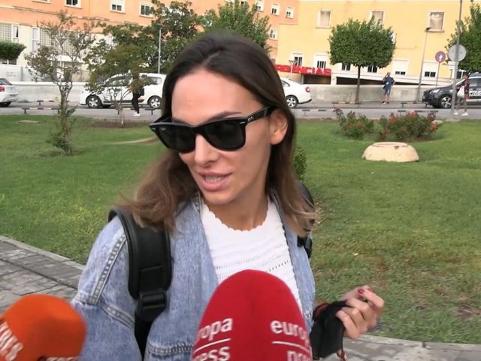Irene Rosales acude al hospital donde está ingresado Kiko Rivera