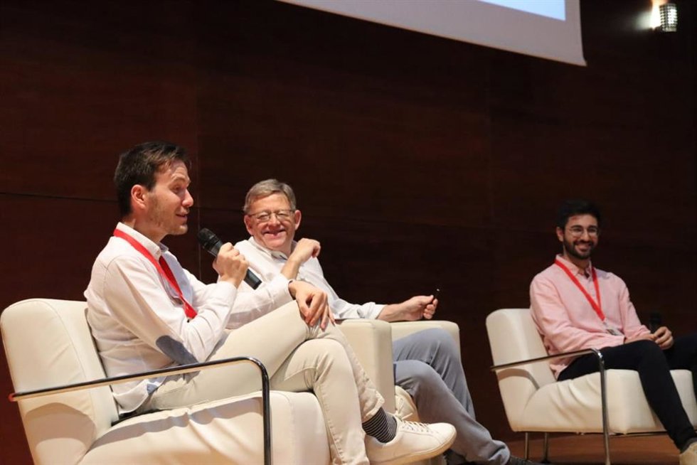 Puig defiende que "no podemos construir el futuro sin la juventud": "La historia dependerá de lo que hagan"