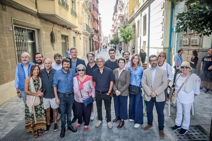 El primer teniente de alcalde y concejal del distrito de Sarri-Sant Gervasi, Albert Batlle, en la inauguración de la nueva calle Ballester de Barcelona