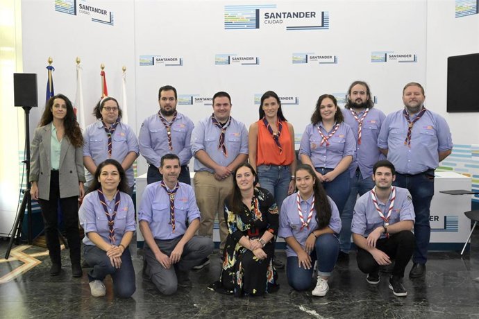 La alcaldesa de Santander, Gema Igual, se reúne con el Consejo del Movimiento Scout Católico, de cara a organizar la llegada a la ciudad de la 'Luz de Belén' y un encuentro de scouts