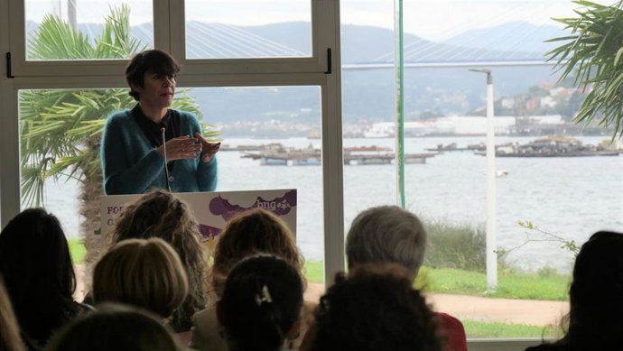 La portavoz nacional del BNG, Ana Pontón, en la jornada 'Fortalecer os concellos con políticas feministas', en Moaña (Pontevedra).