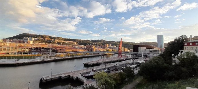 Cielos con nubes en Bilbao (archivo)