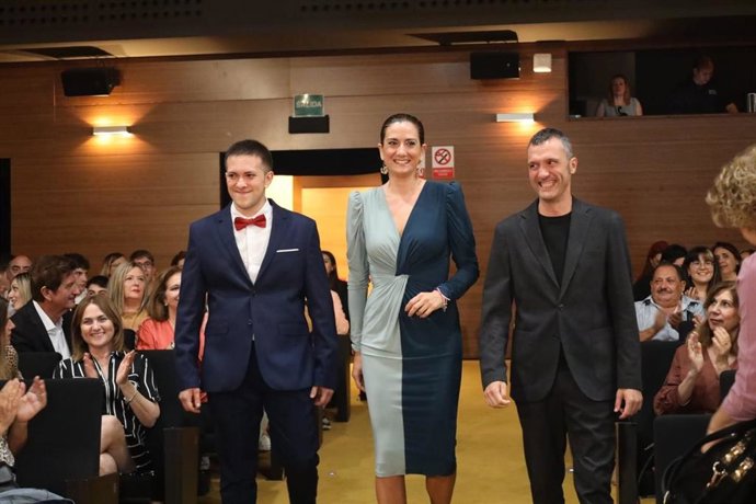 El cineasta archenero Francisco Sánchez estrena su largometraje 'Vuelve a la cama'