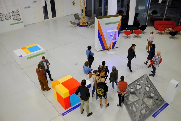 El espacio Etopia acerca las matemáticas a la ciudadanía con una nueva muestra con curiosidades, humor y arte.