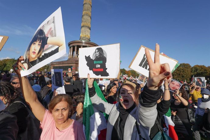 Manifestación en Berlín en apoyo a las protestas en Irán