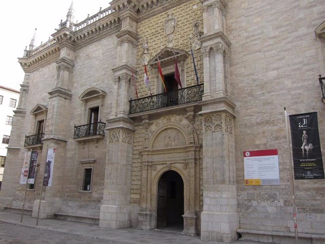 Archivo - Palacio De Santa Cruz, Sede Administrativa De La Universidad De Valladolid.