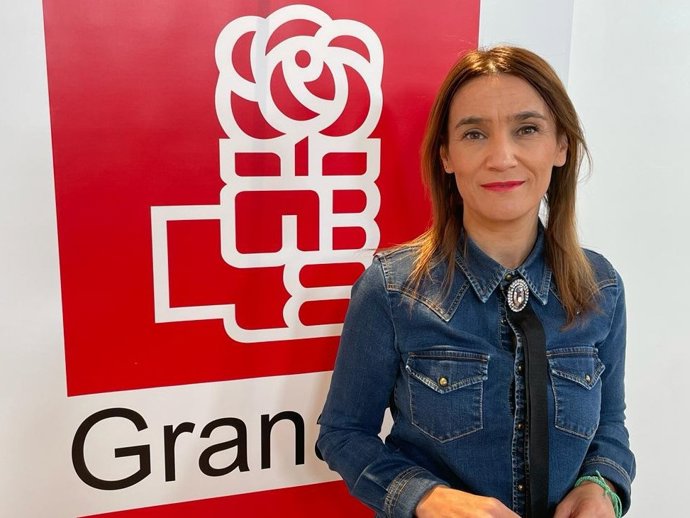 La portavoz socialista en la Comisión de Empleo, Empresas y Trabajadores Autónomos del Parlamento de Andalucía, Olga Manzano, en una imagen de archivo