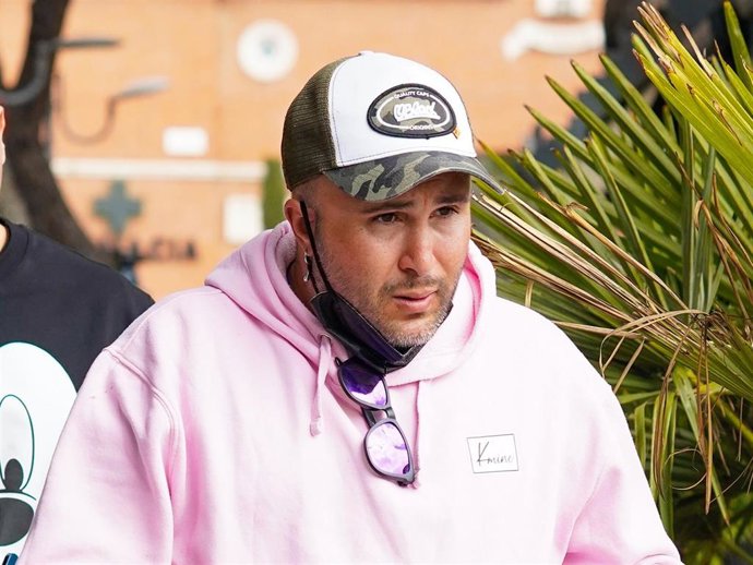 Archivo - Kiko Rivera regresa a España de sus vacaciones familiares junto a Irene Rosales y sus hijas - ARCHIVO