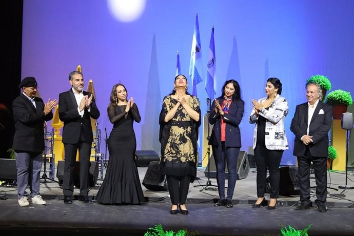 El Teatro Riberas del Guadaíra ovacionó a la bailaora Manuela Carrasco.