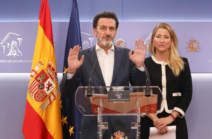 El portavoz adjunto de Ciudadanos en el Congreso, Edmundo Bal,  y la portavoz de Asuntos Económicos del GPCs, María Muñoz